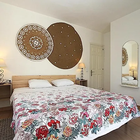 Montecarlo فيلة يوريت دي مار