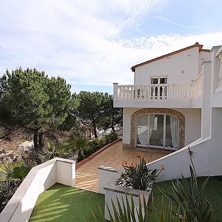 Montecarlo Villa *