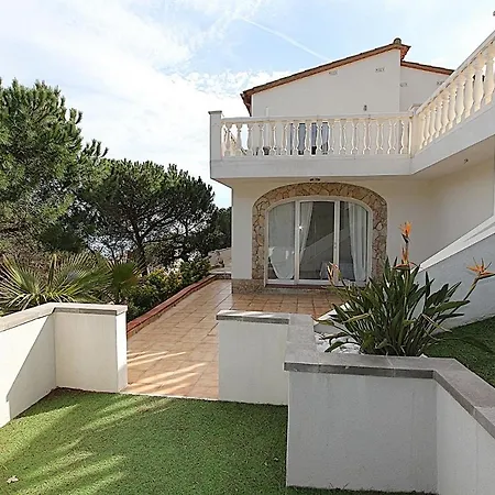 Montecarlo Villa
