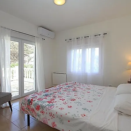 Montecarlo Villa *