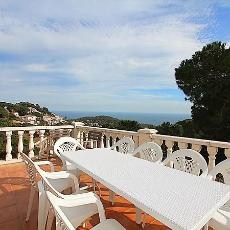 Montecarlo Villa *